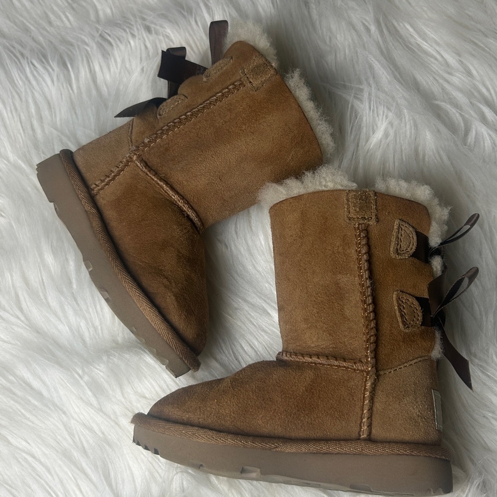 UGG Boots UGG Toddler Girls Kids Bailey Bow II Boots Size 6 Chestnut UGG Booties - Picture 8 of 16